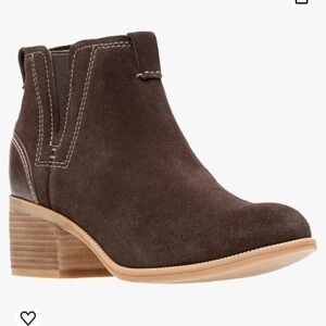 Clarks | Women's Brown Maypearl Daisy Suede Ankle Bootie Size 9